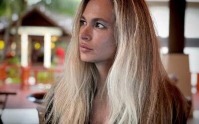 Czy blond pasma będą widoczne na brązowych włosach?