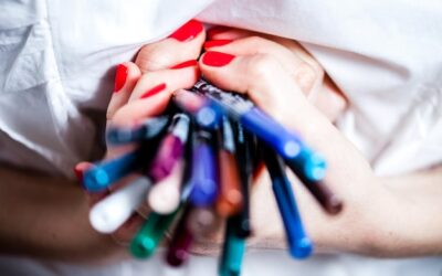 Czym się różnią paznokcie żelowe od hybrydowych – kluczowe aspekty