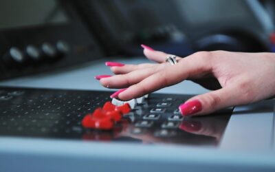 Ile czasu zajmuje przedłużanie paznokci i nałożenie hybrydy?