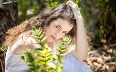 Jak dbać o naturalnie kręcone włosy, by zachowały swój blask?