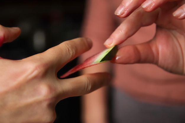 Jak wykonać manicure hybrydowy w domu?
