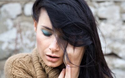 Jakie ombre do czarnych włosów wybrać dla efektownej metamorfozy?