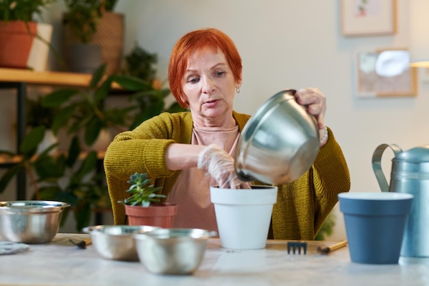 Domowa trwała włosów – czy to naprawdę możliwe?