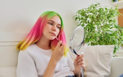 Jak przeprowadzić trwałą na farbowanych włosach?