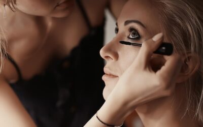 Jak stworzyć olśniewający makijaż oczu na wieczorne wyjście?