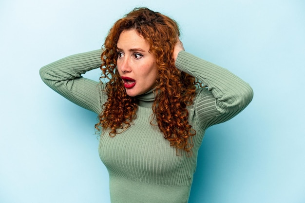 Jak włosy proste czy kręcone wpływają na nasz wygląd?