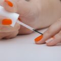 Jaki lakier hybrydowy sprawdzi się najlepiej do francuskiego manicure?
