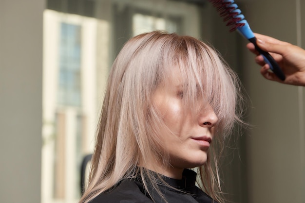 Jakie naturalne metody pomogą rozjaśnić włosy ombre?