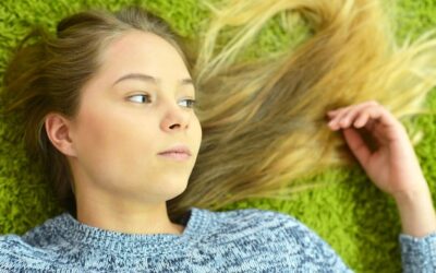 Jakie naturalne sposoby pozwolą szybko rozjaśnić włosy?
