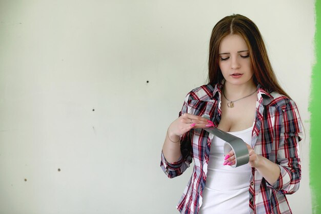 Jak usunąć pęknięte naczynko na twarzy?