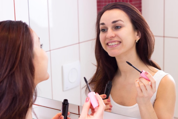 Jak zrobić makijaż na co dzień, by podkreślić swoją urodę?