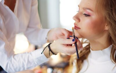 Jak zrobić makijaż na co dzień, by wyglądać świeżo?