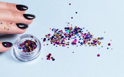 Jak zrobić paznokcie z brokatem i dodać stylizacji wyjątkowego blasku?